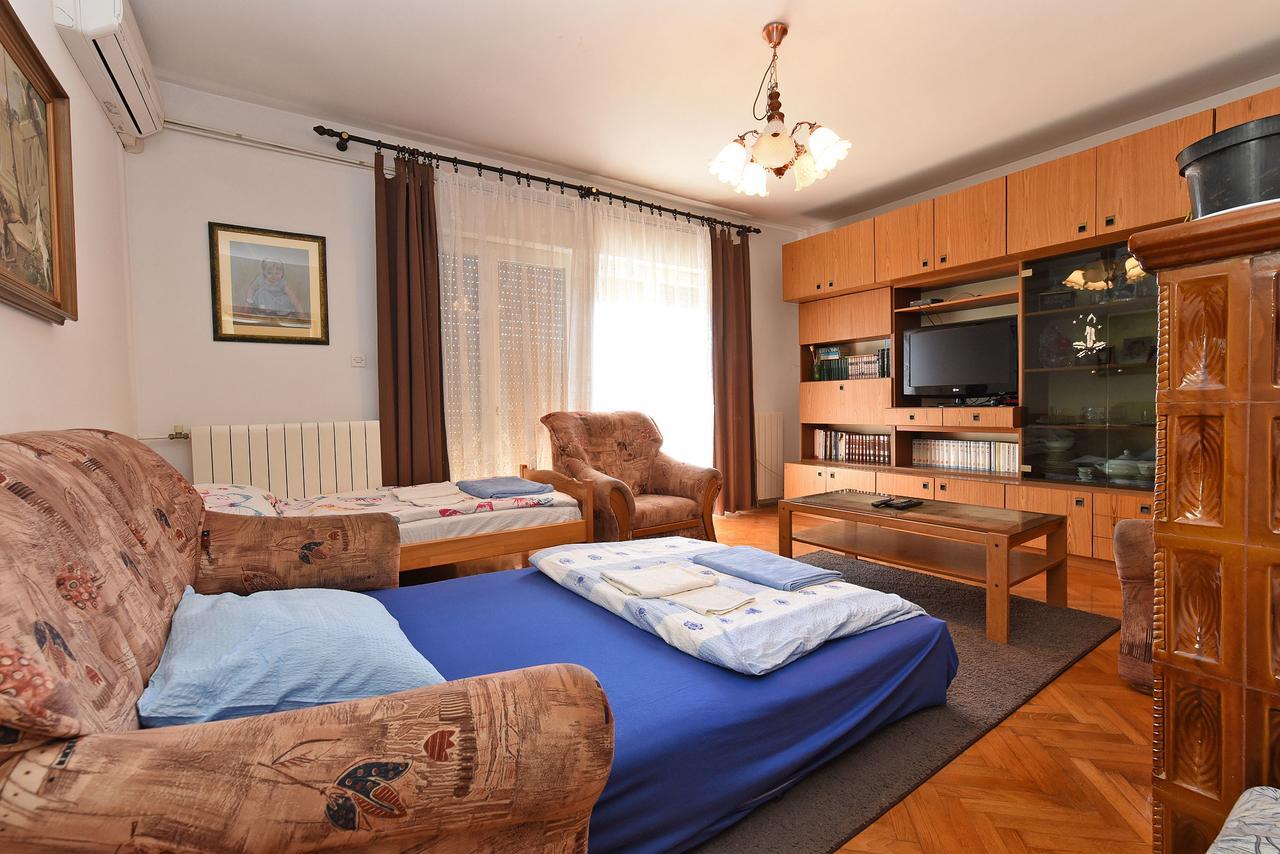 Apartments Josip 74 Πούλα Εξωτερικό φωτογραφία